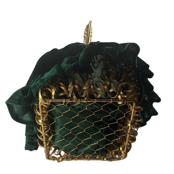 Festive Holiday Basket - 15” H x 9.5” L x 6”‎ D - Picture 6 of 6